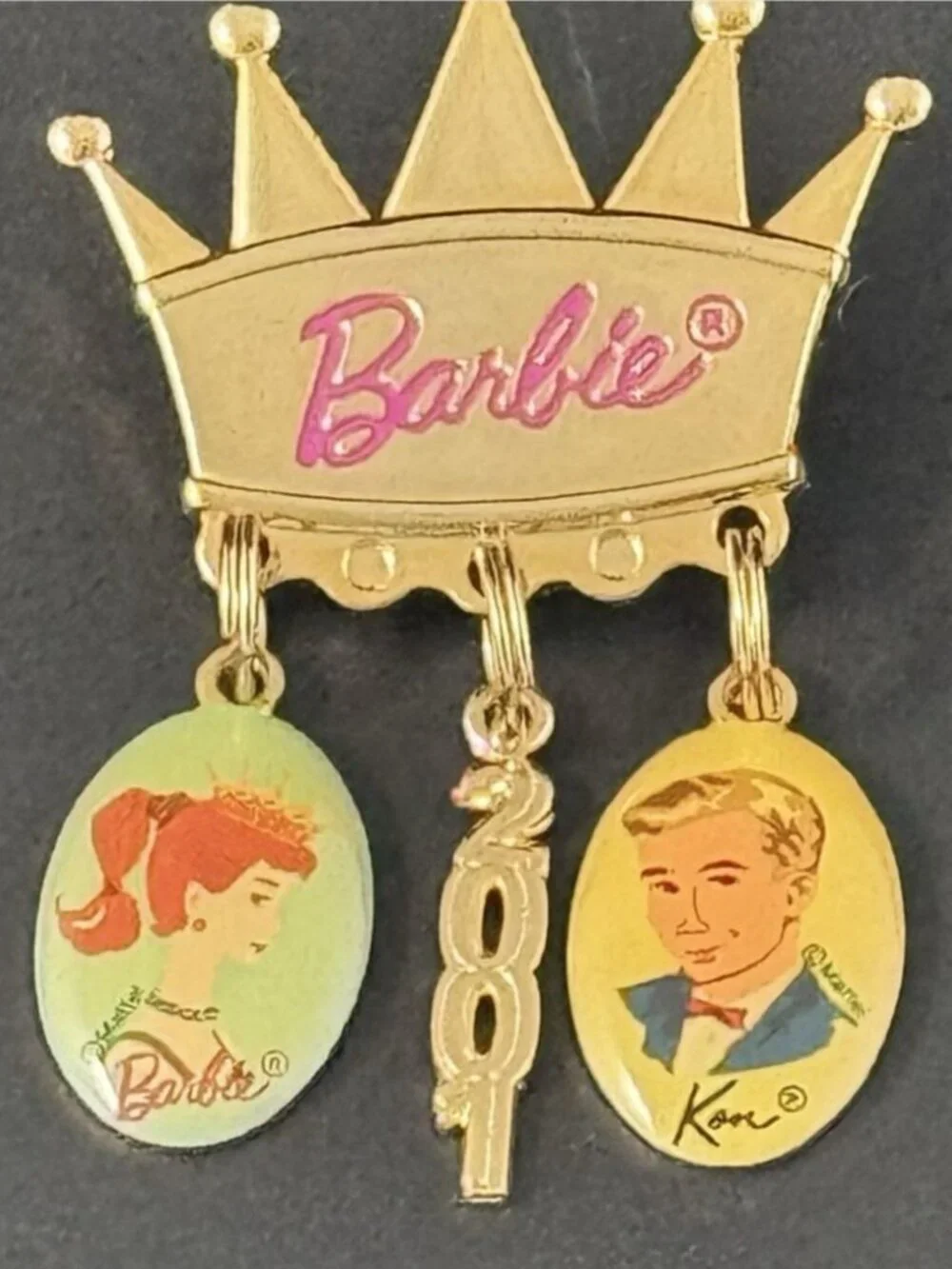 Barbie 2001 Dearborn Queen Of The Prom Convention Crown And Game Board Pin Set